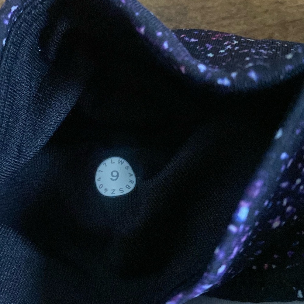 Lululemon patterned Leggings - Picture 4 of 7